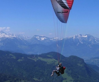  Vista panorámica en parapenle del Mont Blanc.